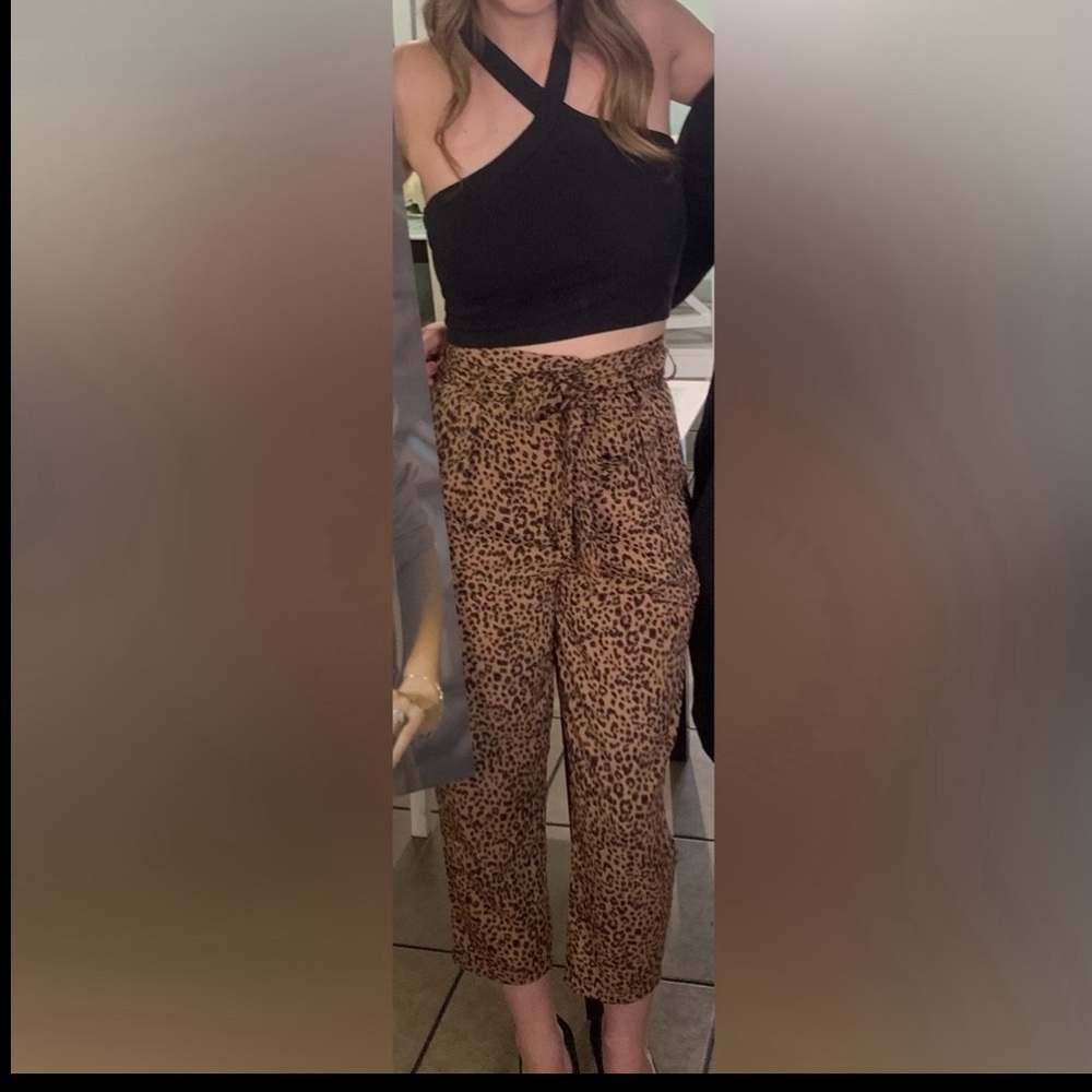 Leopard print pants 🐆 - Picture 4 of 5